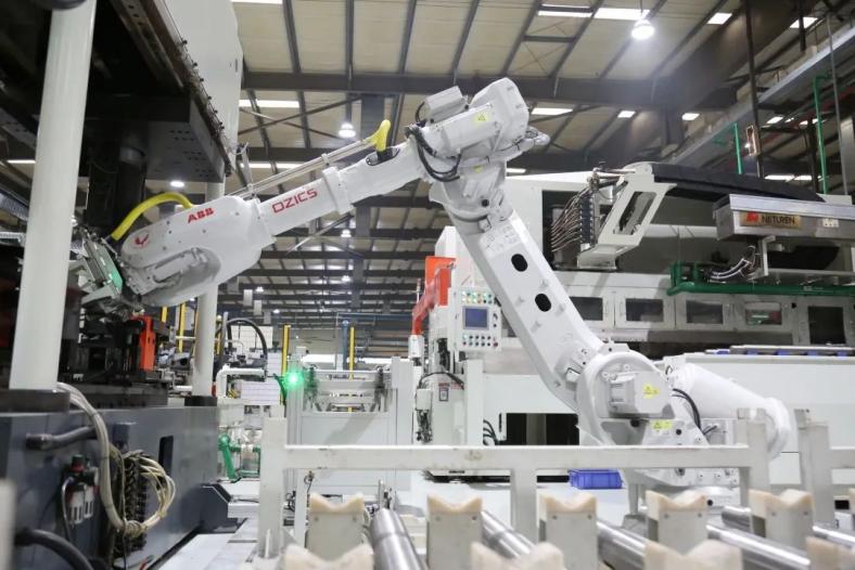 陽(yáng)和工業(yè)新區(qū) 智能產(chǎn)線投產(chǎn)，機(jī)器人助力產(chǎn)業(yè)升級(jí)